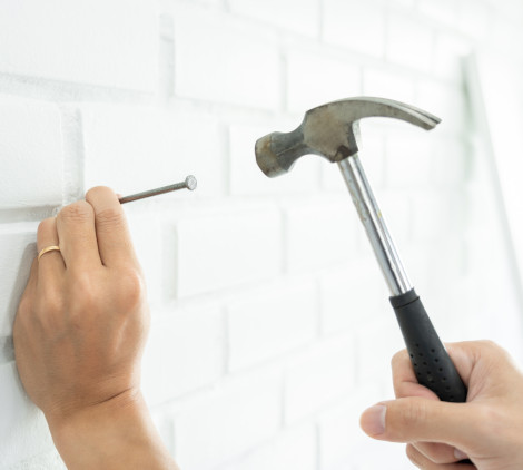 come piantare un chiodo nel muro - Bricocenter